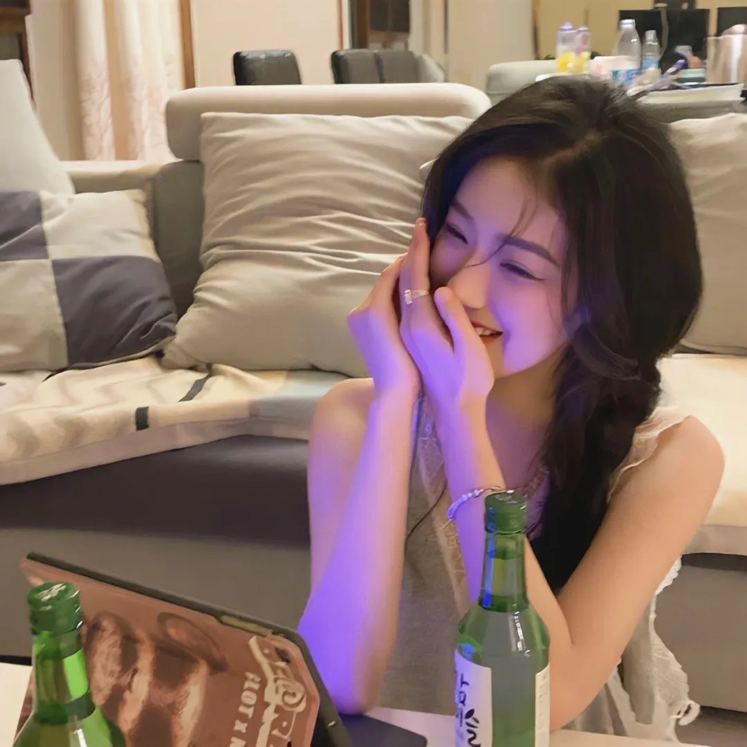 他很怪，他是我爸爸
